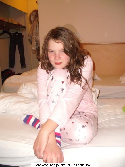 deci ...eu :-< cel putzin facetzi infart :)) hotelu din 2&nbsp; &nbsp; poze colegele