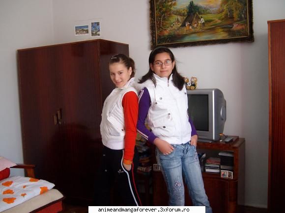 pun acum..eu si cea mai buna prietena a mea  :zzz: pozikile mele